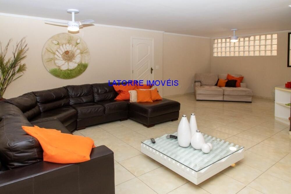 Sobrado à venda com 4 quartos, 300m² - Foto 4