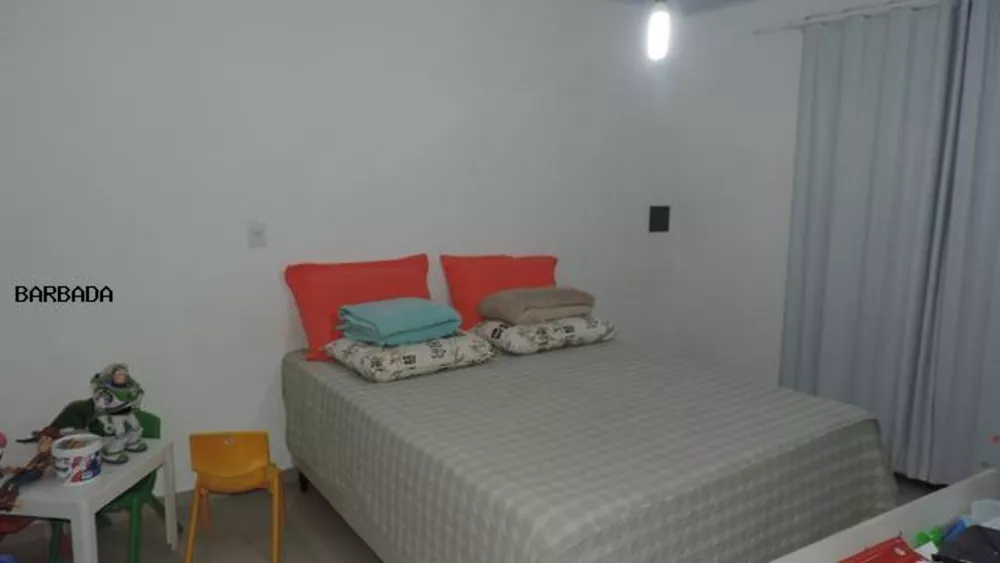 Casa à venda com 5 quartos, 150m² - Foto 4