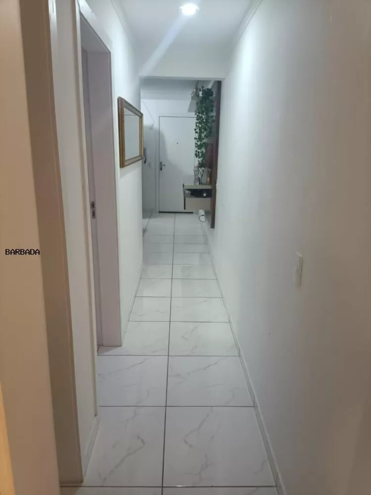 Apartamento à venda com 2 quartos, 70m² - Foto 3