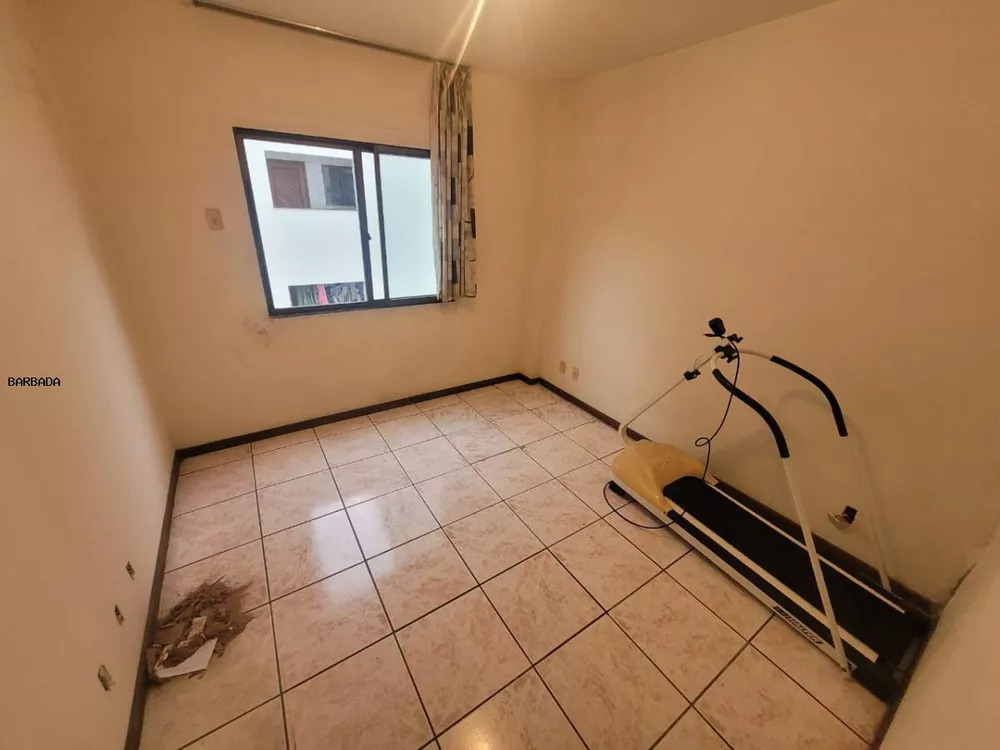 Apartamento à venda com 2 quartos, 75m² - Foto 11