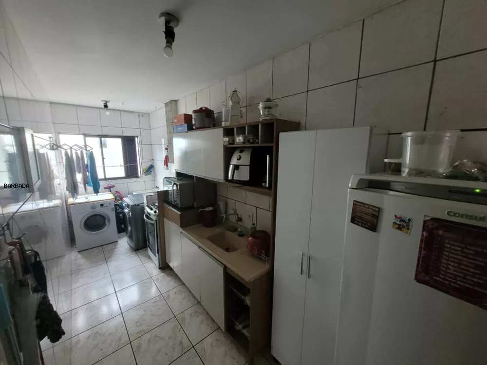 Apartamento à venda com 2 quartos, 75m² - Foto 4