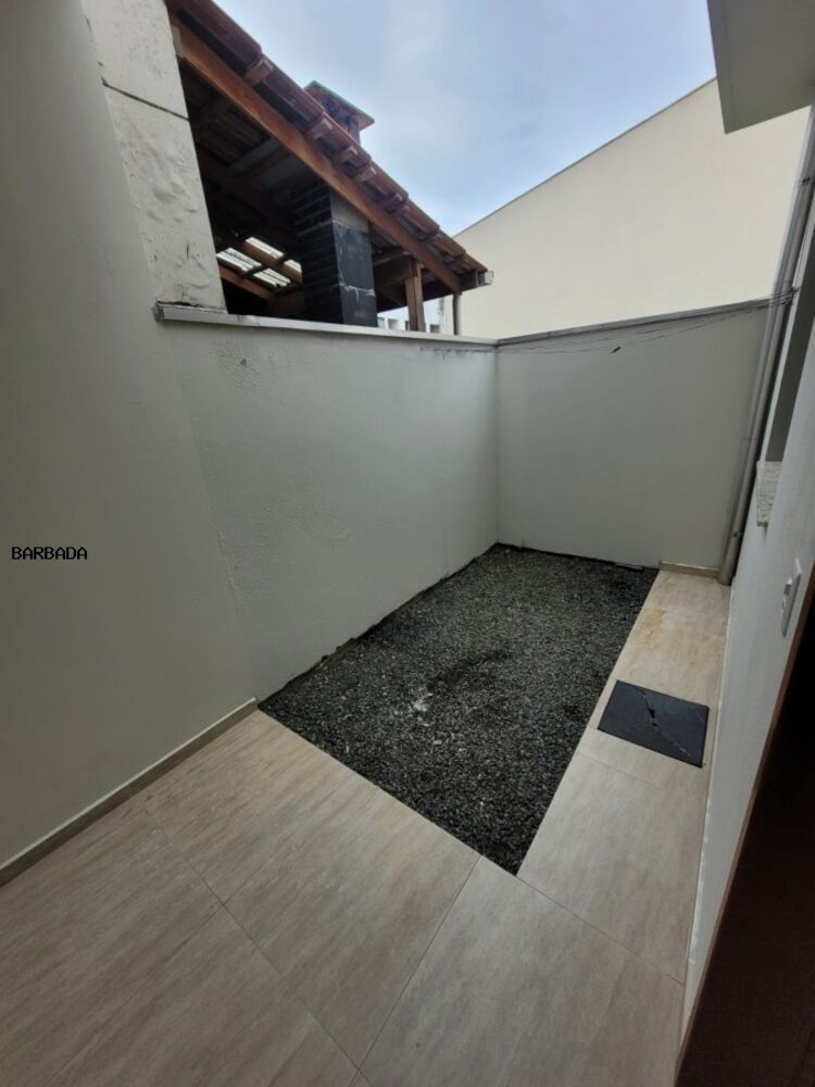 Casa para alugar com 2 quartos, 60m² - Foto 3