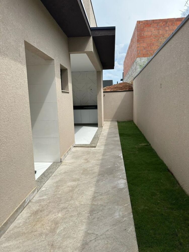 Casa de Condomínio à venda com 3 quartos, 300m² - Foto 1