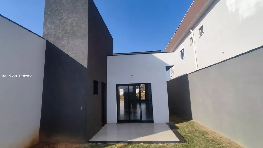 Casa de Condomínio à venda com 3 quartos, 300m² - Foto 4