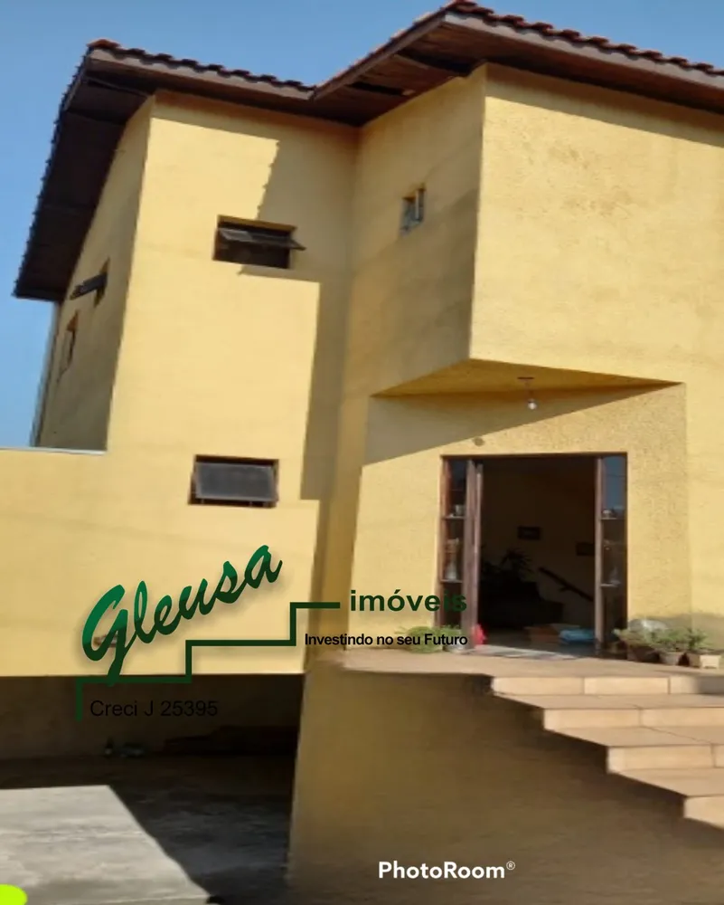 Casa, 3 quartos, 223 m² - Foto 1