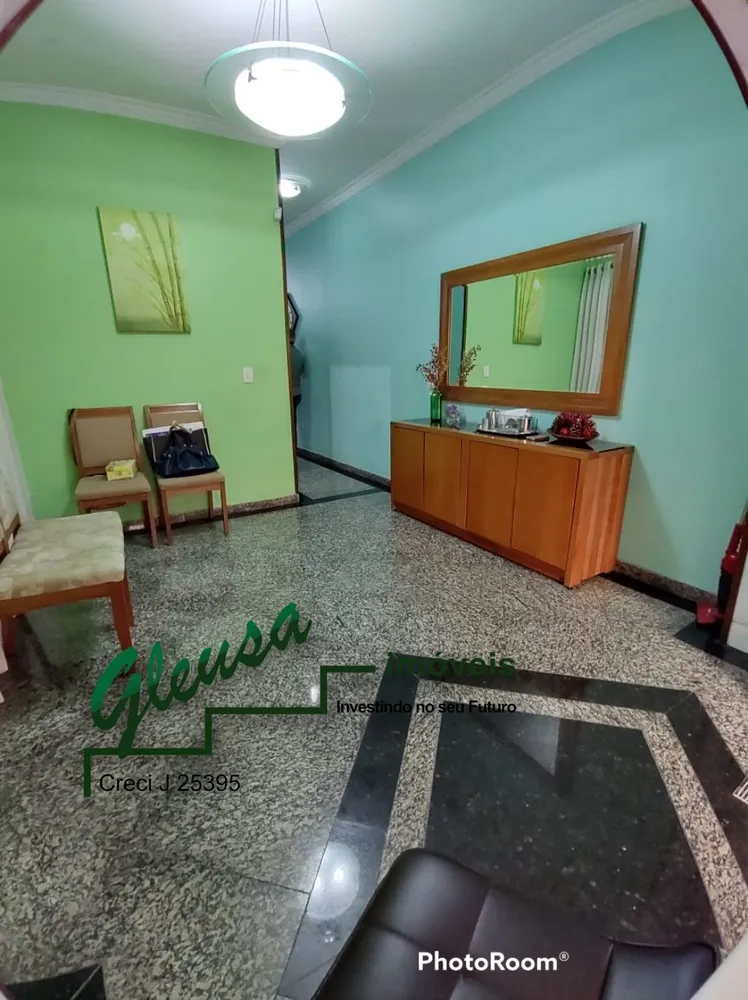 Casa, 3 quartos, 221 m² - Foto 1