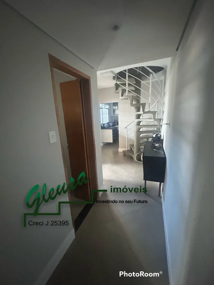 Casa, 5 quartos, 227 m² - Foto 2