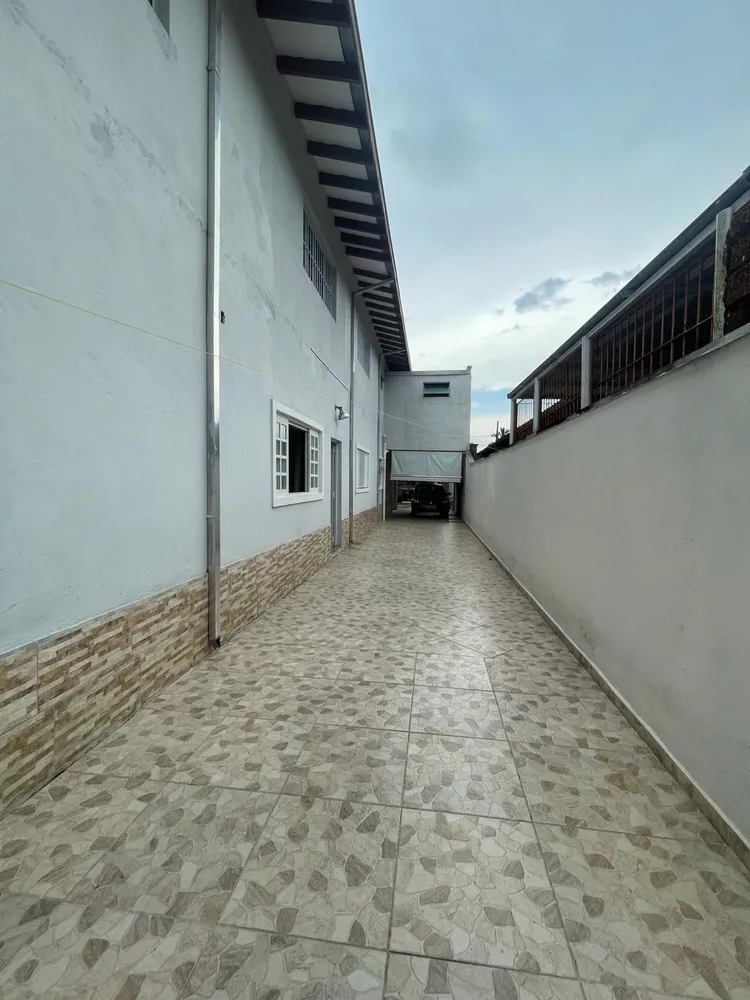 Casa, 5 quartos, 227 m² - Foto 1
