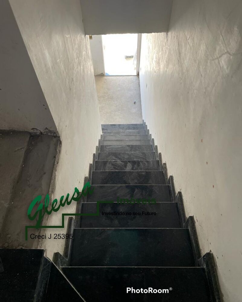 Casa à venda com 2 quartos, 80m² - Foto 9