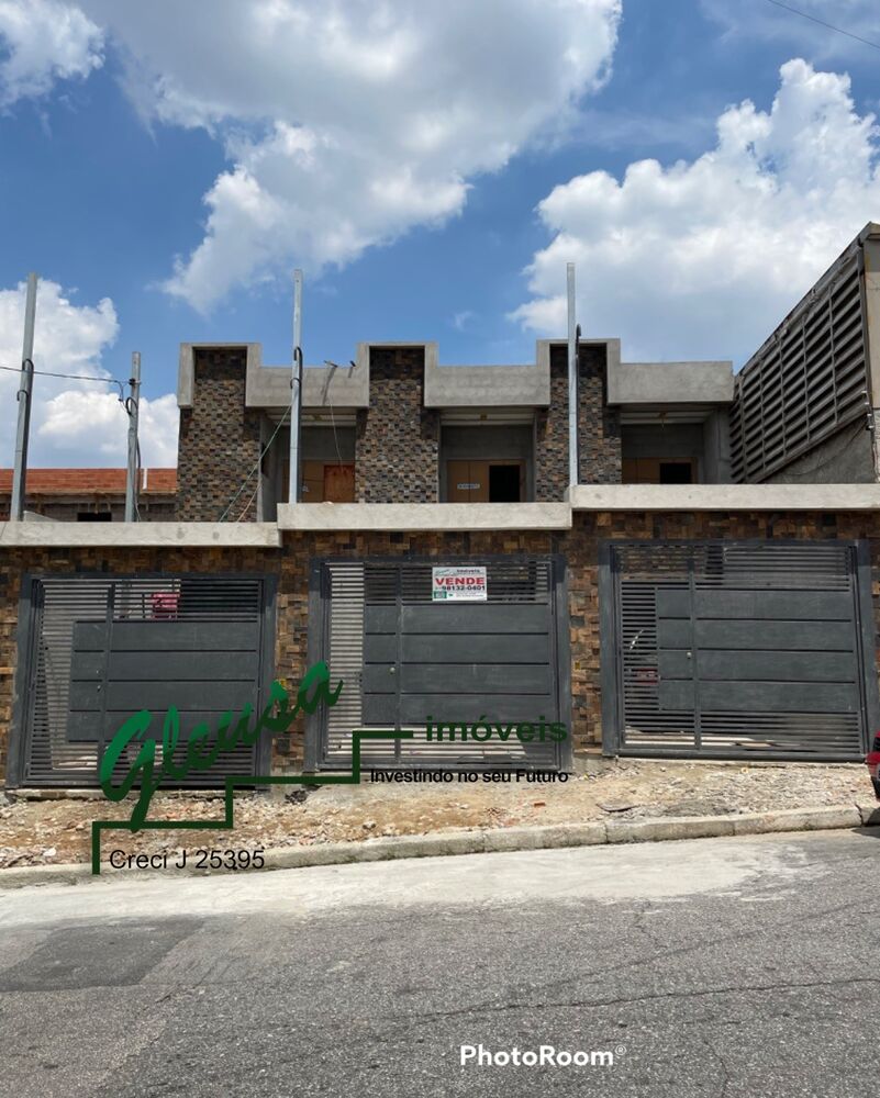 Casa à venda com 2 quartos, 80m² - Foto 1