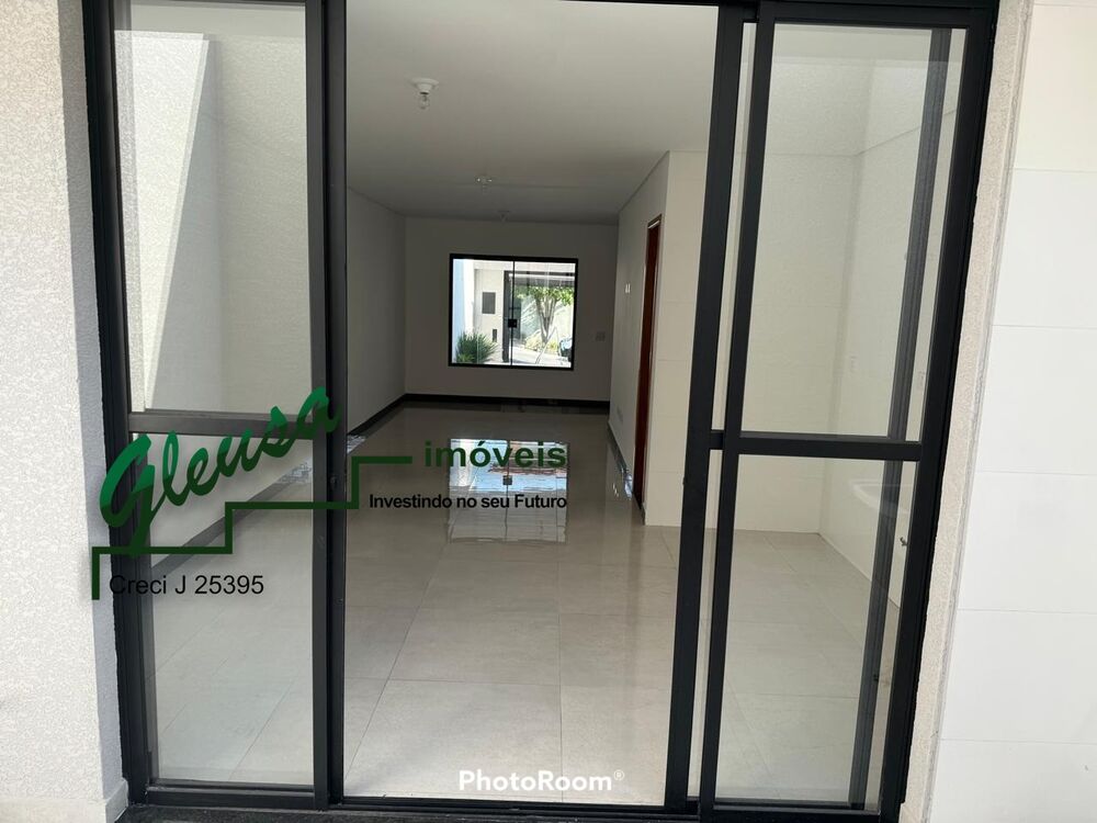 Casa à venda com 3 quartos, 120m² - Foto 2