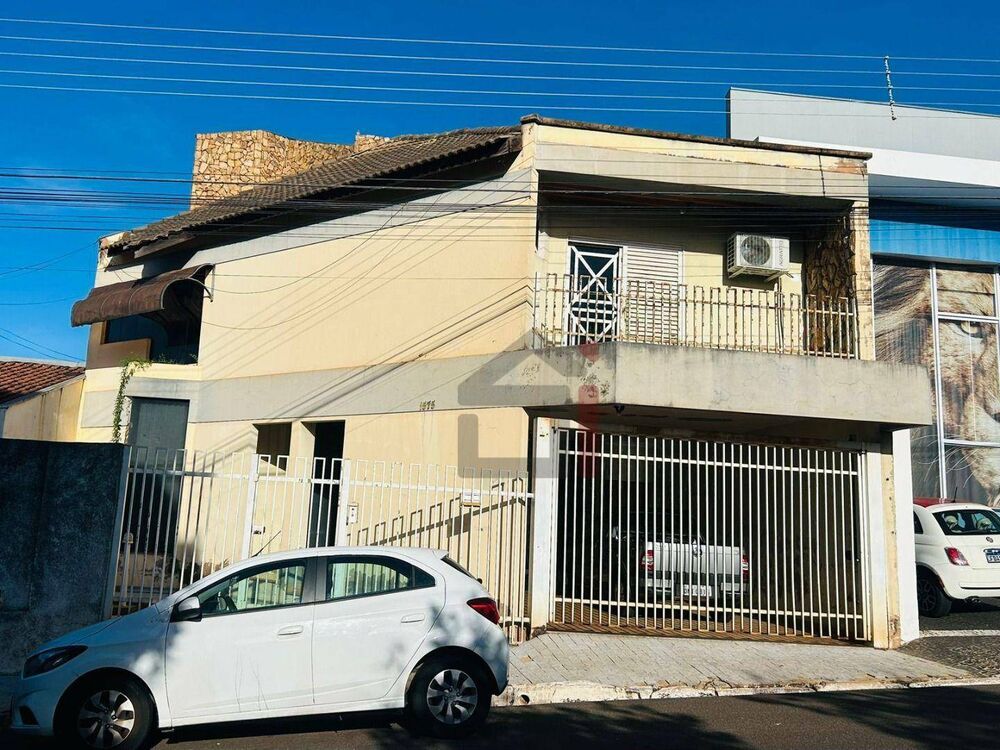 Casa, 4 quartos, 392 m² - Foto 1