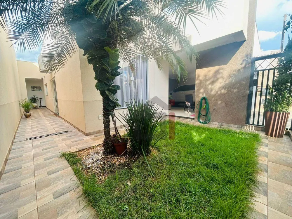 Casa, 3 quartos, 195 m² - Foto 2