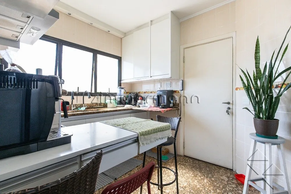 Apartamento, 3 quartos, 145 m² - Foto 1