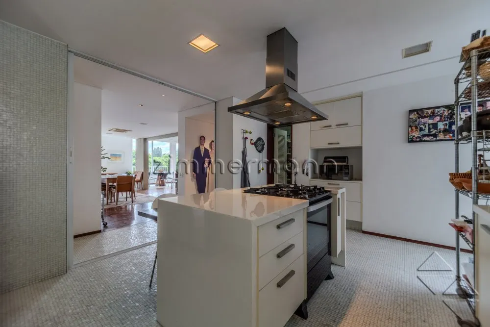 Apartamento, 3 quartos, 241 m² - Foto 1