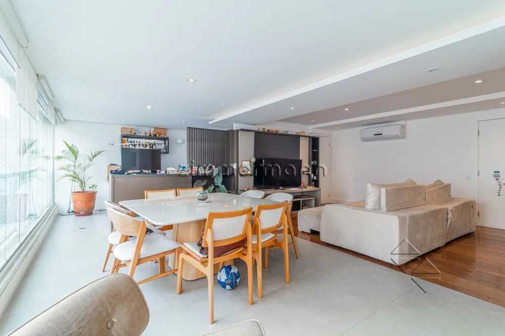 Apartamento, 3 quartos, 190 m² - Foto 1
