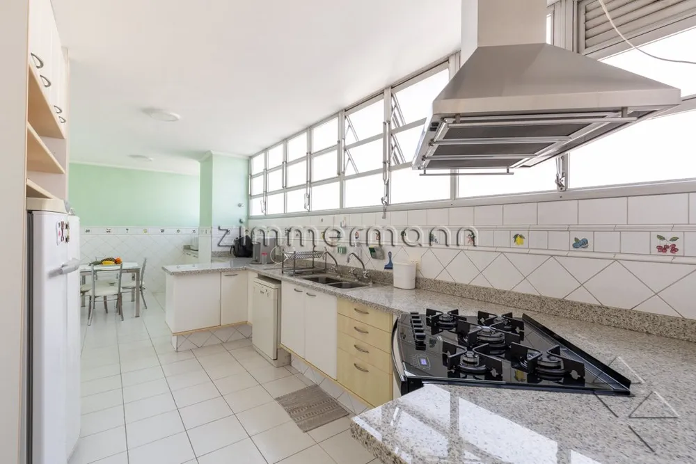 Apartamento, 3 quartos, 222 m² - Foto 1
