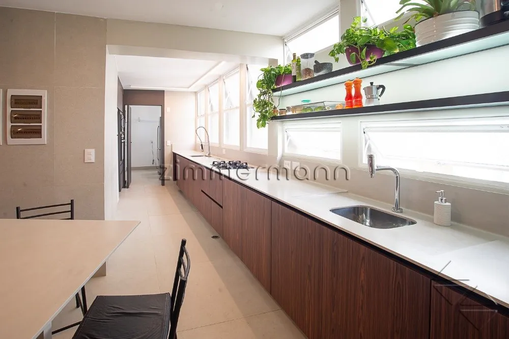 Apartamento, 3 quartos, 226 m² - Foto 2