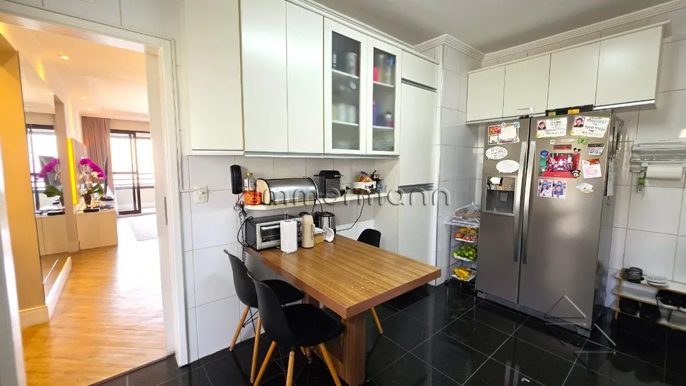 Cobertura, 3 quartos, 227 m² - Foto 2