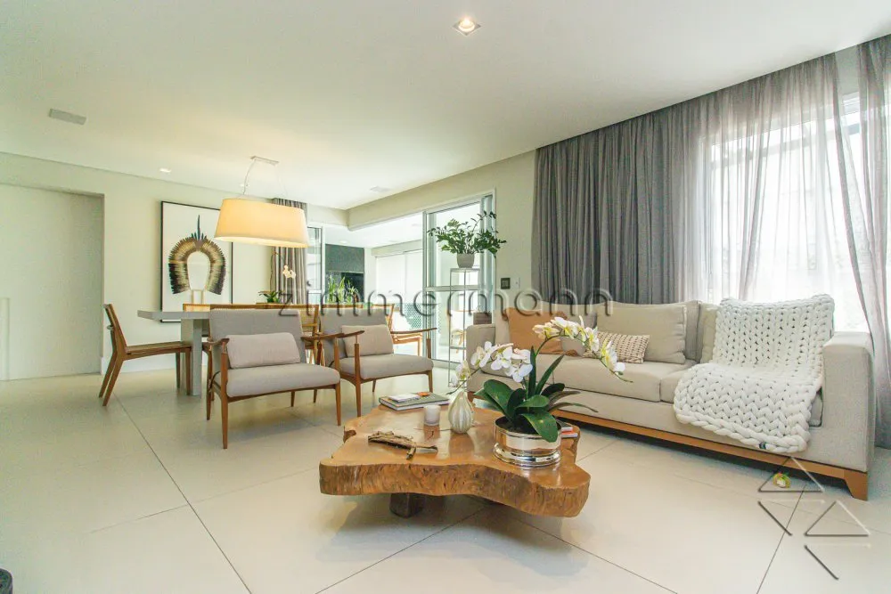 Apartamento, 3 quartos, 220 m² - Foto 1