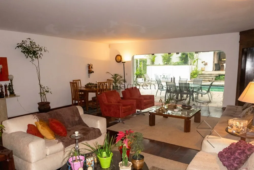 Casa, 3 quartos, 525 m² - Foto 1