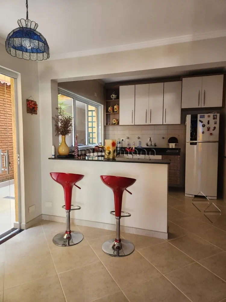 Casa, 3 quartos, 206 m² - Foto 1