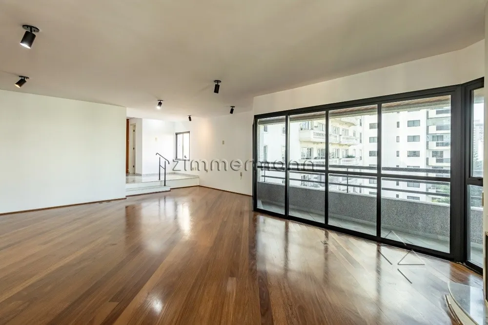 Apartamento, 3 quartos, 220 m² - Foto 2