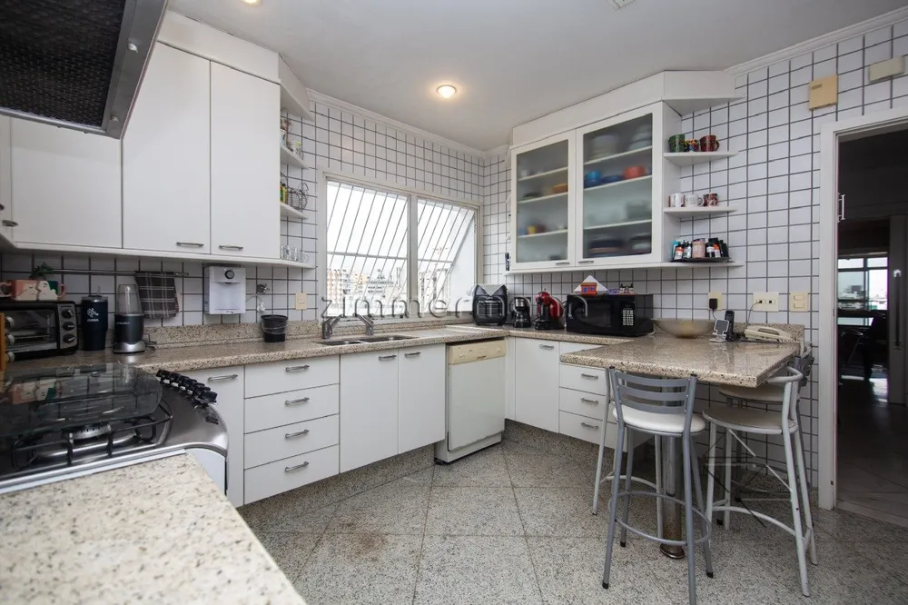 Apartamento, 3 quartos, 303 m² - Foto 1