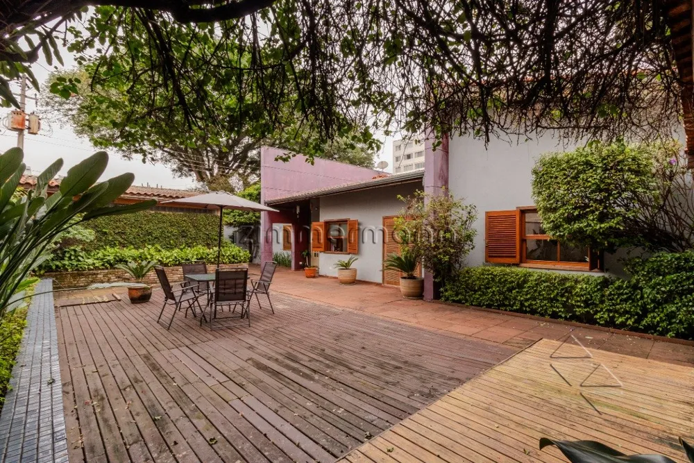 Casa, 4 quartos, 242 m² - Foto 1