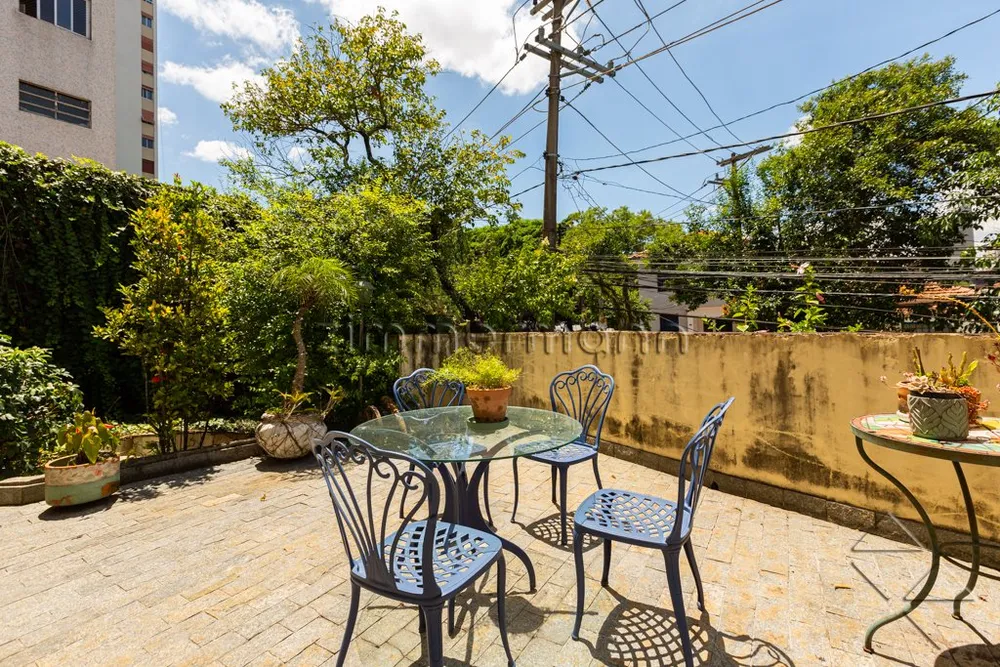 Casa, 3 quartos, 232 m² - Foto 1