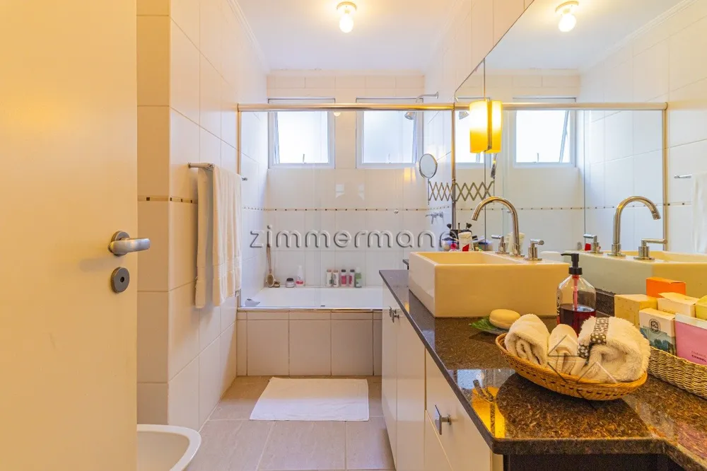 Apartamento, 3 quartos, 151 m² - Foto 2