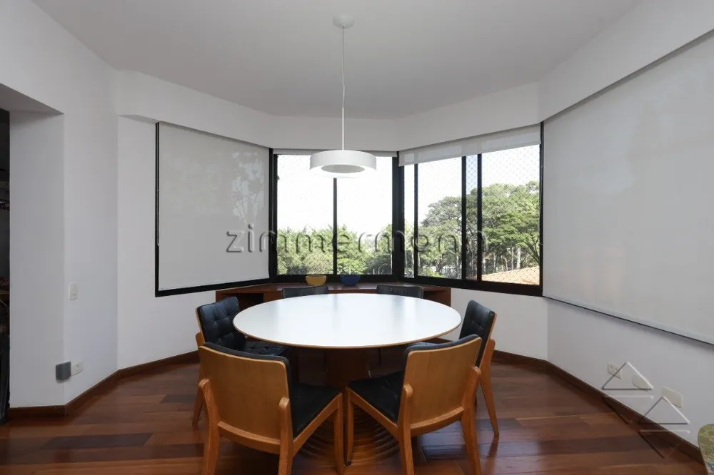 Apartamento, 3 quartos, 245 m² - Foto 2