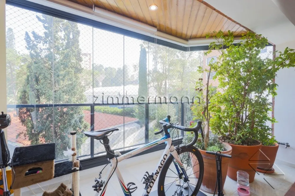 Apartamento, 3 quartos, 245 m² - Foto 1