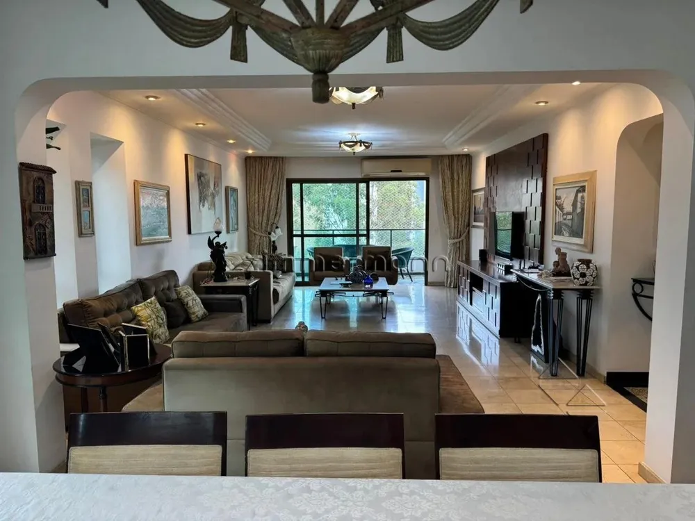 Apartamento, 3 quartos, 247 m² - Foto 1
