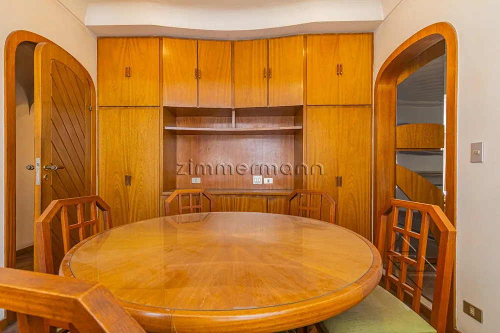 Apartamento, 3 quartos, 222 m² - Foto 1