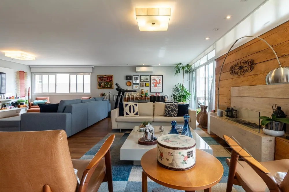 Apartamento, 3 quartos, 214 m² - Foto 1
