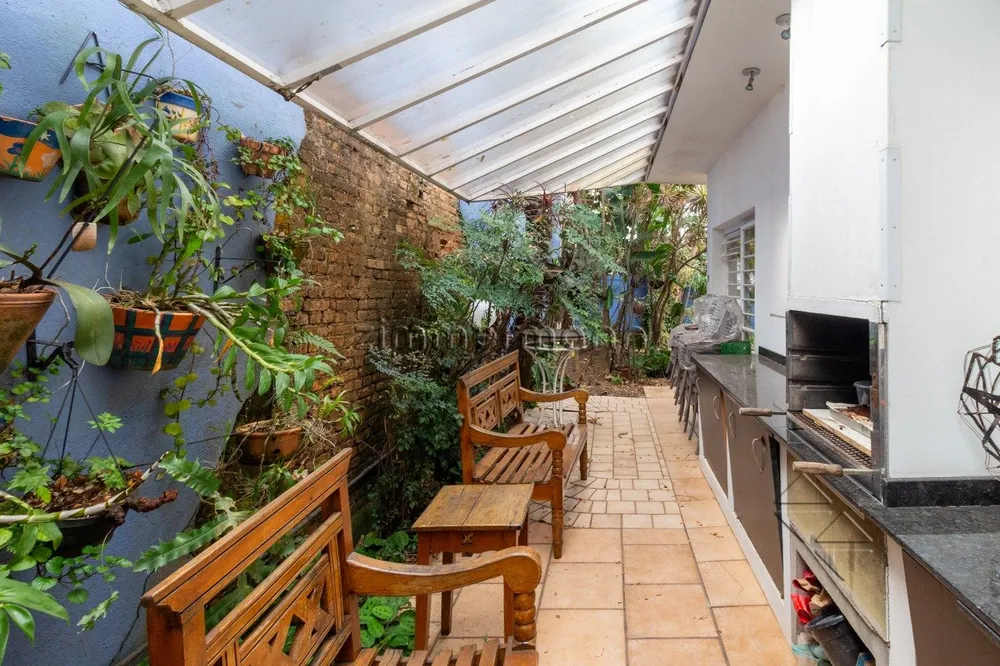 Casa, 4 quartos, 230 m² - Foto 1