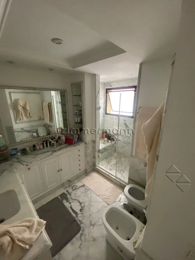 Apartamento, 3 quartos, 242 m² - Foto 2