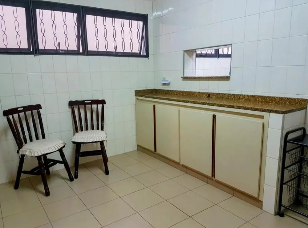 Casa, 3 quartos, 215 m² - Foto 4