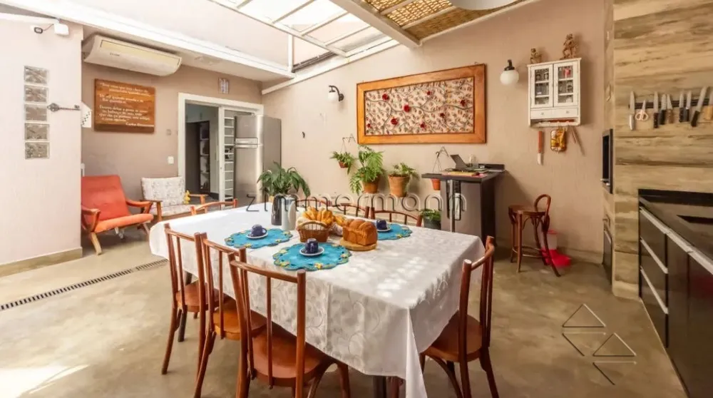 Casa, 3 quartos, 218 m² - Foto 1