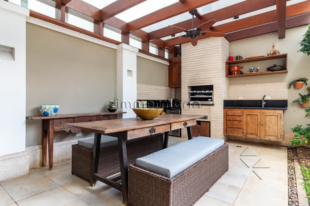 Casa, 4 quartos, 328 m² - Foto 1