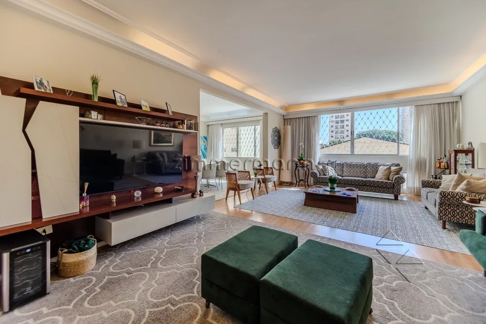 Apartamento, 3 quartos, 220 m² - Foto 1