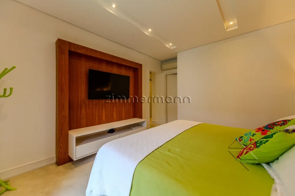 Apartamento, 3 quartos, 240 m² - Foto 1