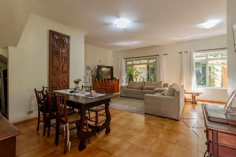 Casa, 4 quartos, 242 m² - Foto 1