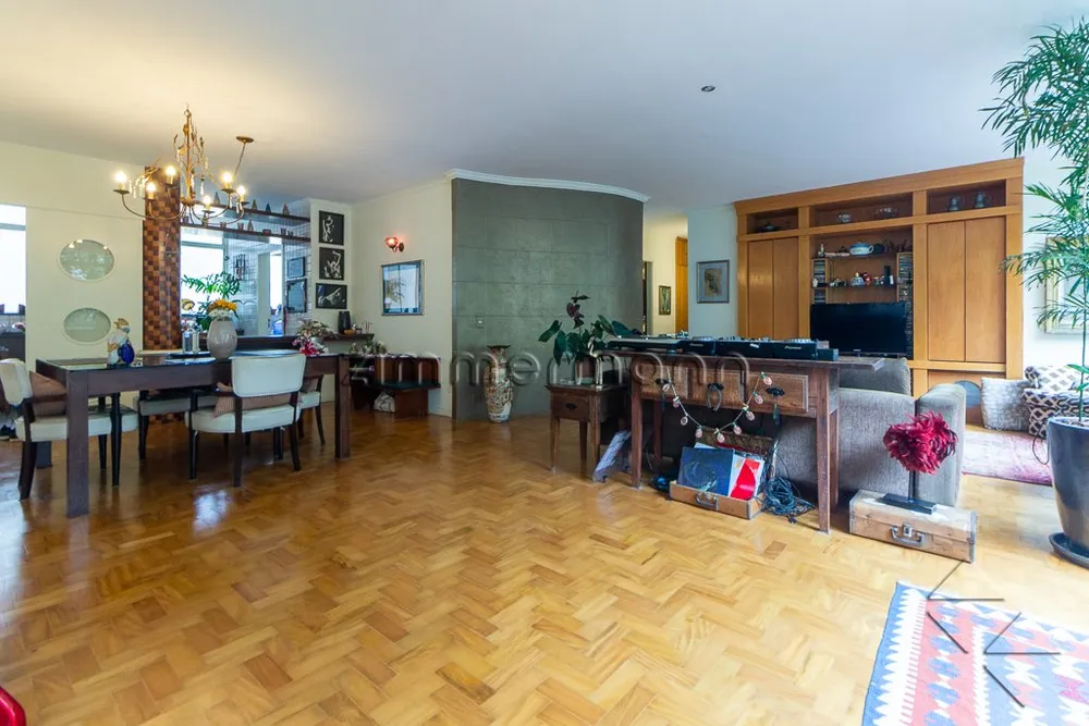Apartamento, 3 quartos, 216 m² - Foto 1