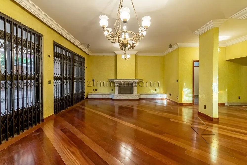 Casa, 3 quartos, 241 m² - Foto 1