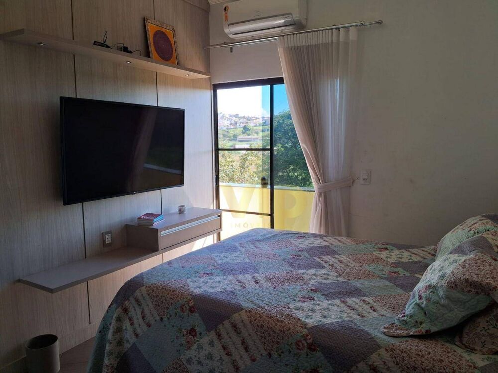 Casa, 3 quartos, 281 m² - Foto 2