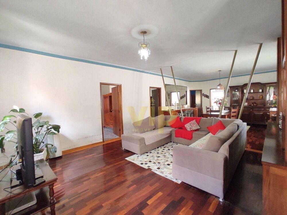 Casa, 3 quartos, 274 m² - Foto 1