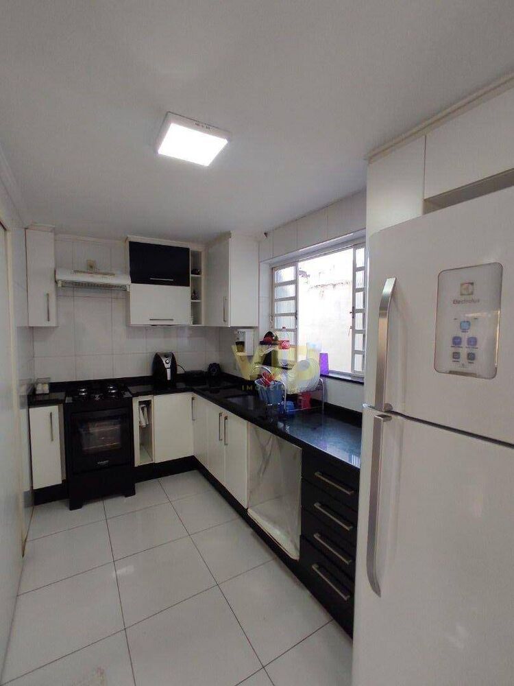 Casa, 3 quartos, 245 m² - Foto 15