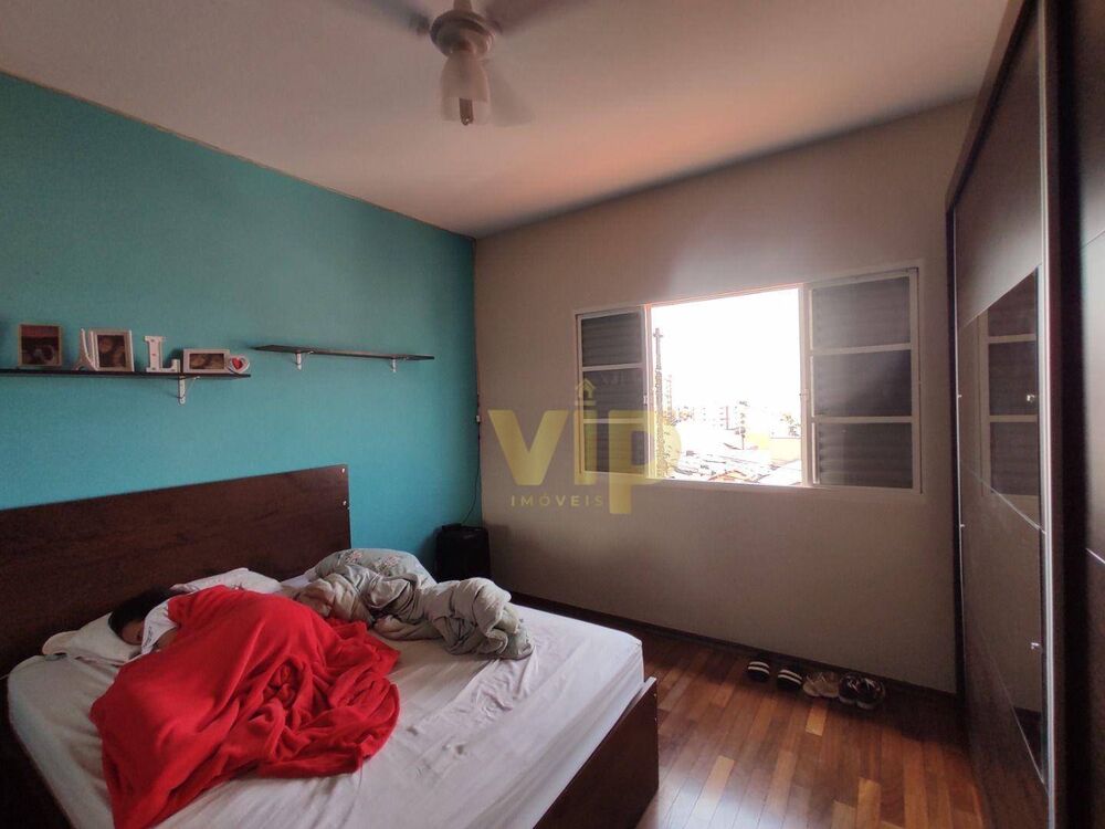 Casa, 3 quartos, 245 m² - Foto 2